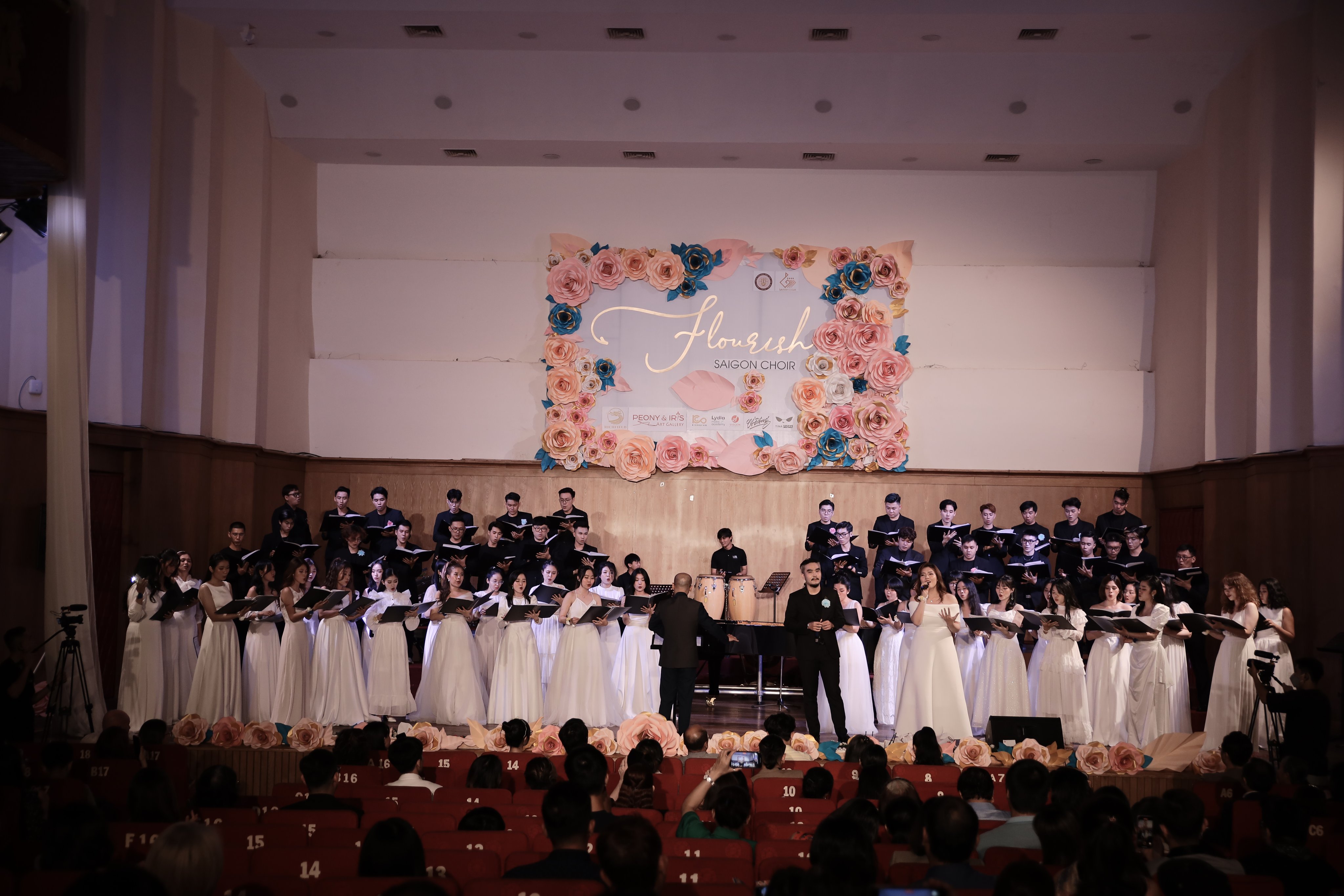 Saigon Choir chuyển soạn hợp xướng "Ngựa ô thương nhớ", nhạc sĩ Trần Tiến hết lời khen ngợi